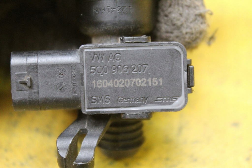 фото №9, Шланг вакуумa a4 leon iii 1.8tfsi 5q0906207