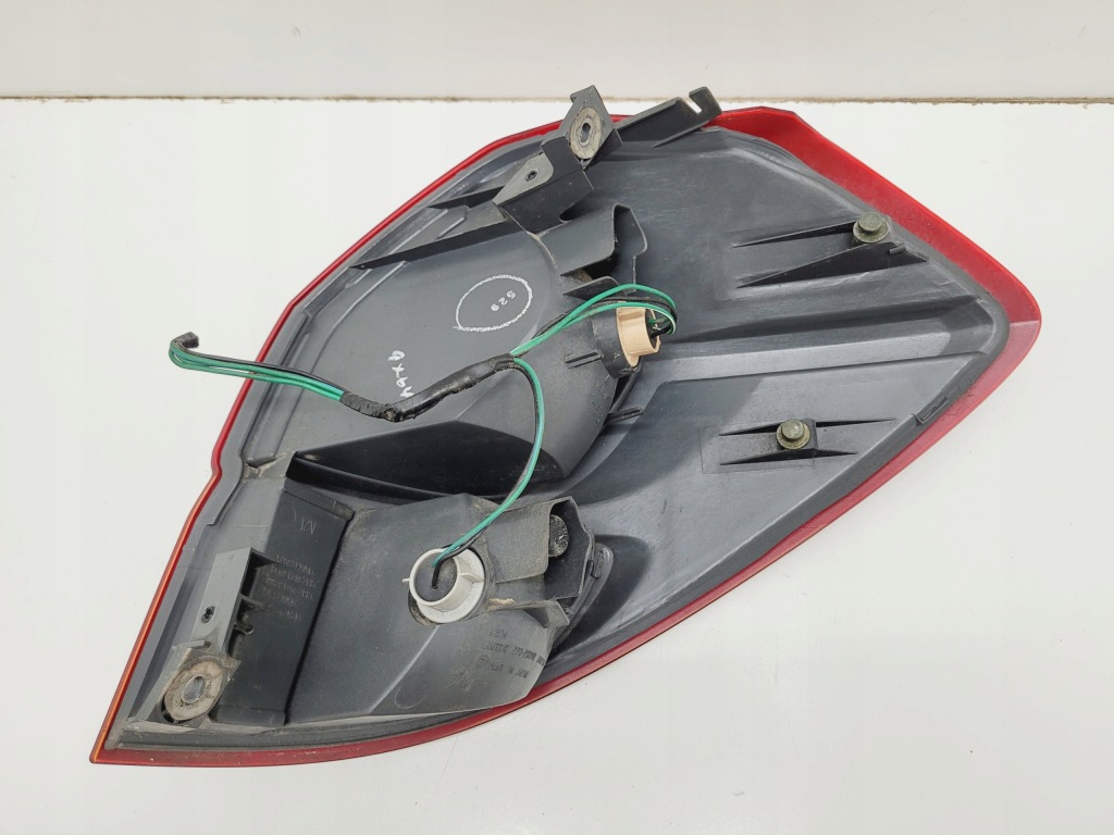 фото №3, Subaru legacy iv kombi лампа задня ліва