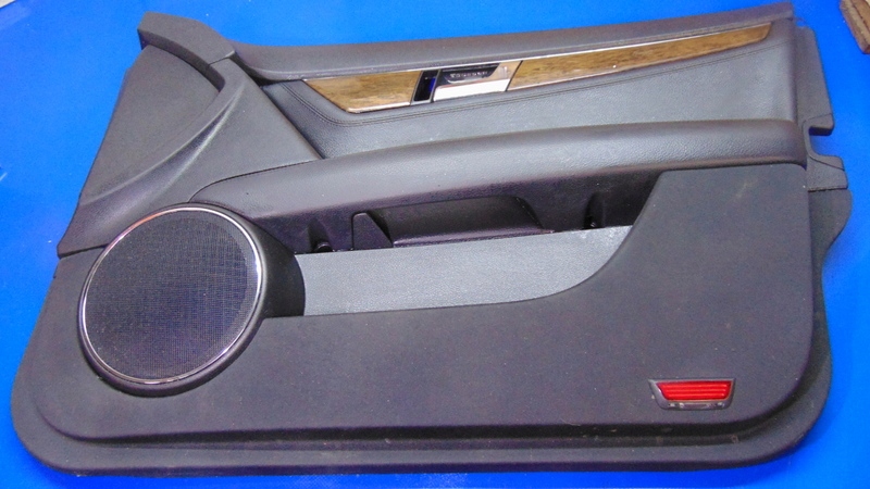 фото №1, Обшивка дверь правый перед mercedes c klasa w204