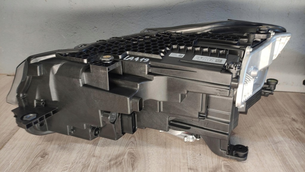 фото №10, Vw caddy iv лампа передня перед led 2k9