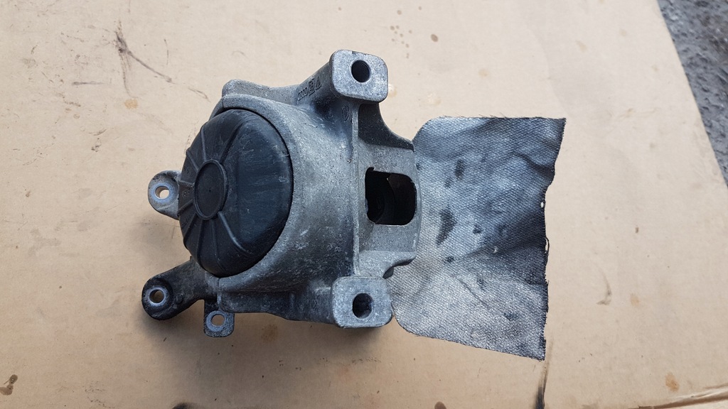 фото №1, Кронштейн подушка двигуна audi q5 8r0199381