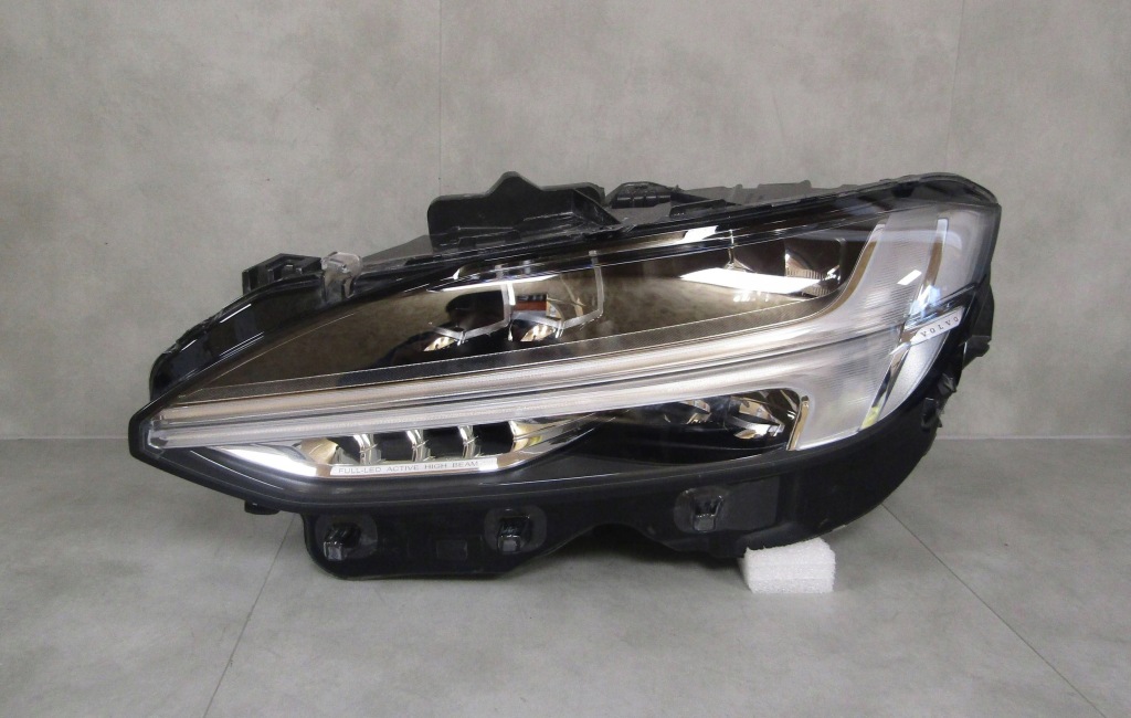 Купити Фара перед volvo v90 s90 full led active high beam 16- lh ліва 32228310