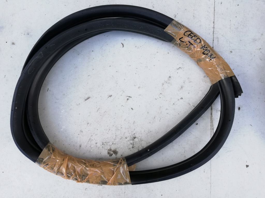 фото №1, Прокладка кузовная левый задняя kia ceed 07-12