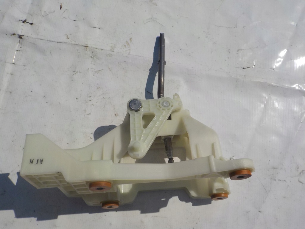 фото №6, Kia stonic 1.2 17- домкрат вибірник перемикання передач