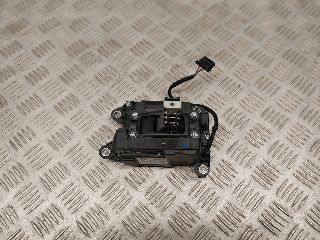 фото №6, Audi a4 s4 b9 8w1713041e с передний домкраты i выборник