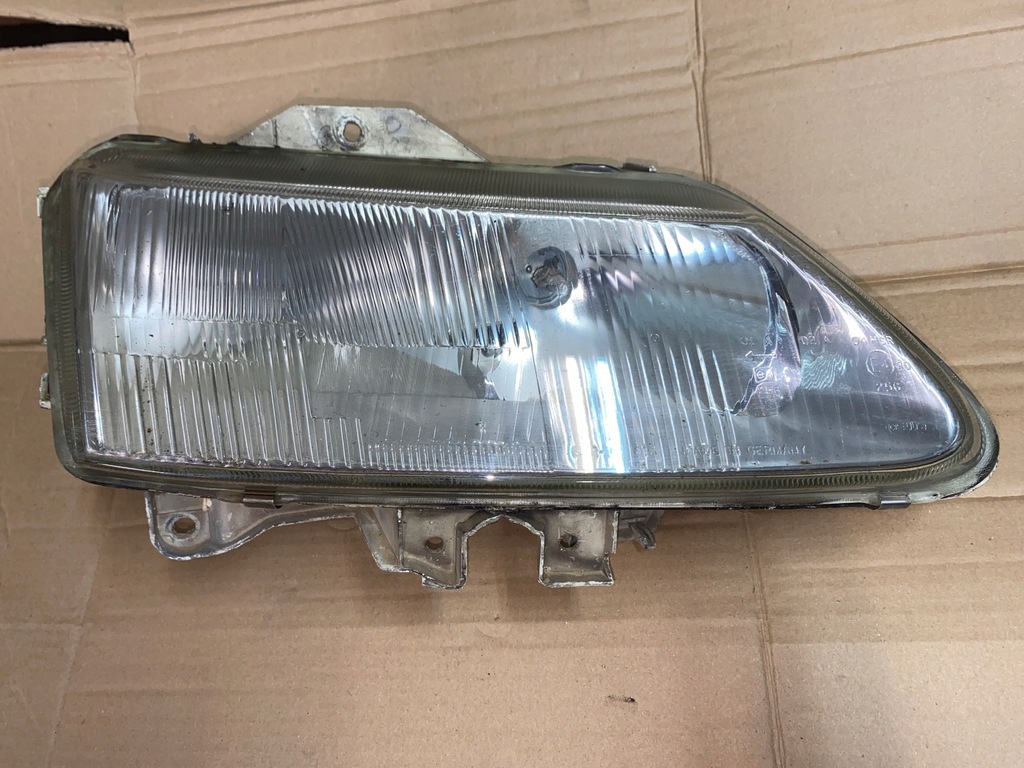 фото №1, Лампа передня права 7700820119 renault espace iii europa