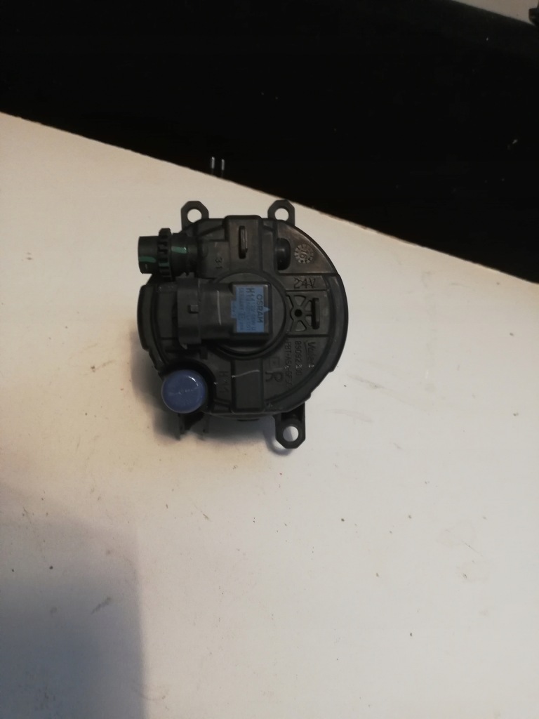 Toyota auris avensis prius lexus ct is протитуманна фара правий oem 81210-0w050 Недорого