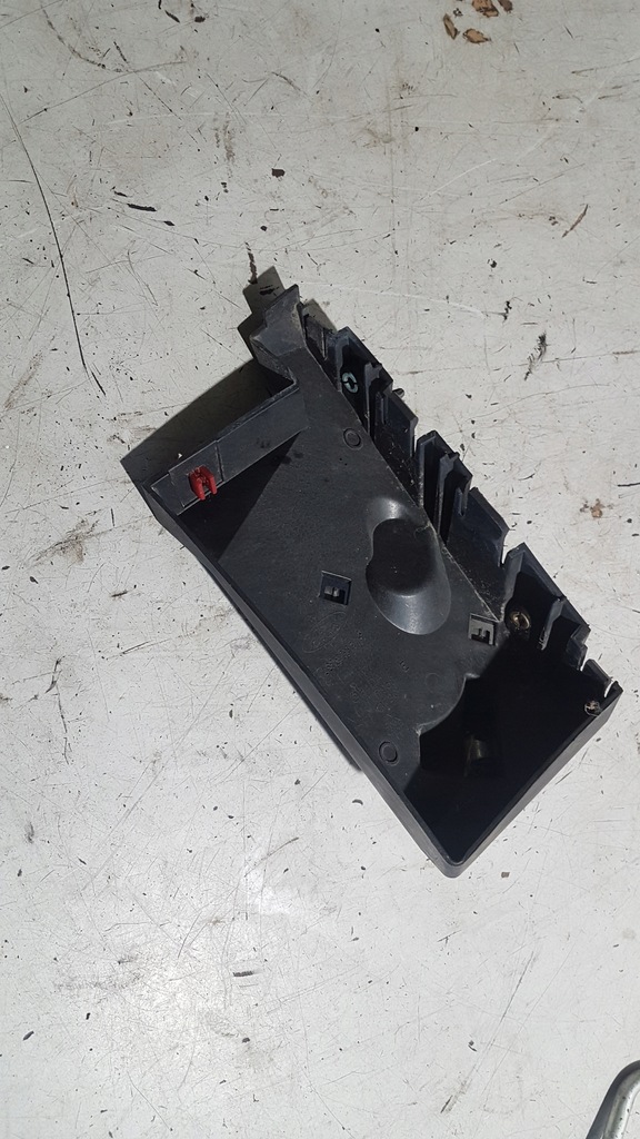 фото №9, Кронштейн бампера перед правий ford b-max 2012-17