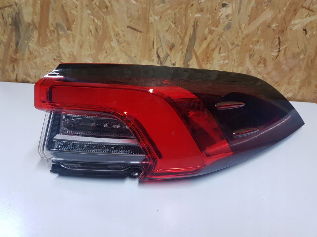 фото №1, Лампа правая правый r задняя задняя toyota corolla e21 led sedan e 21 20 19 22 23