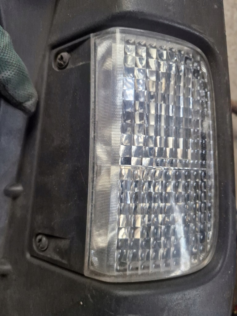 фото №8, Кутик бампера правий задня opel vivaro i 7700313232d 525719894 + лампа