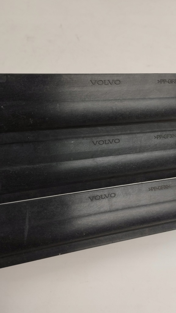 фото №16, Крыло шторка воздуха volvo cx40 электрик