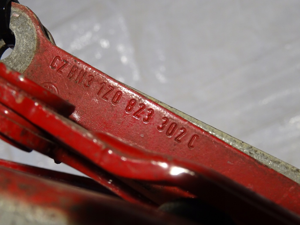 фото №4, Петли капот перед правый левый skoda octavia ii 2