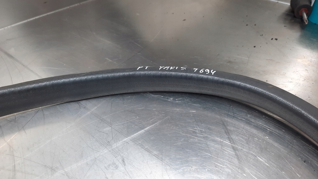 фото №5, Прокладка дверь правый задняя toyota yaris i 1.0b 02r 5 дверь