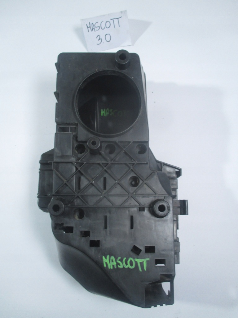 Корпус коробка запобіжників renault mascott 3.0 dci zd3 04- в Україні