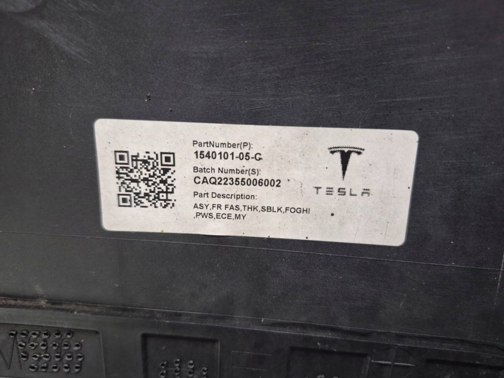 Tesla model y бампер передній bez pdc в Україні