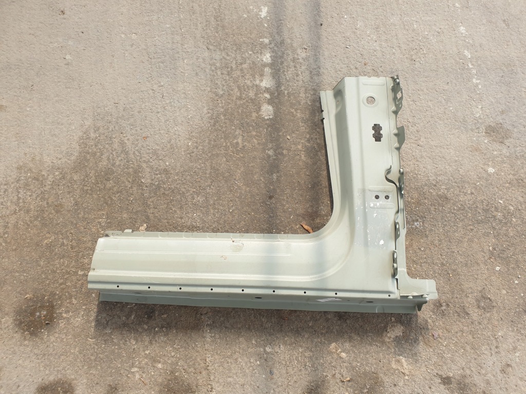 Купить Audi q5 2 80a 17- порог стойку правый  обшивка oem