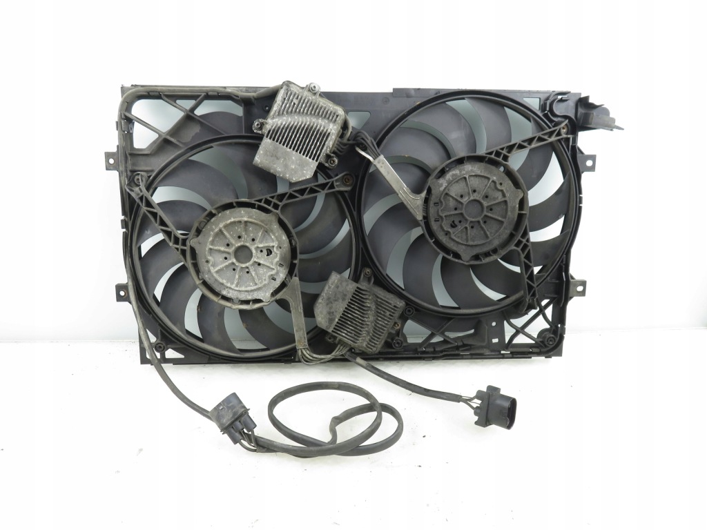 Вентилятор радіатора vw phaeton 3.0 tdi 3d0121191k 885002757 885002755 в Україні