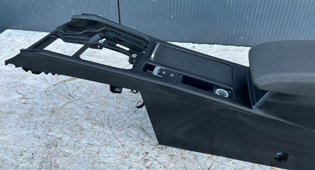 фото №11, Тунель середній підлокітник vw passat b8 14- 3g1863241c