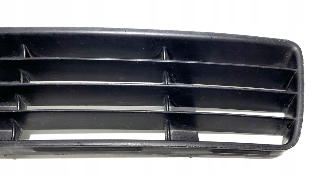 фото №8, Решётка бампера audi a4 b5 lift 8d0807683