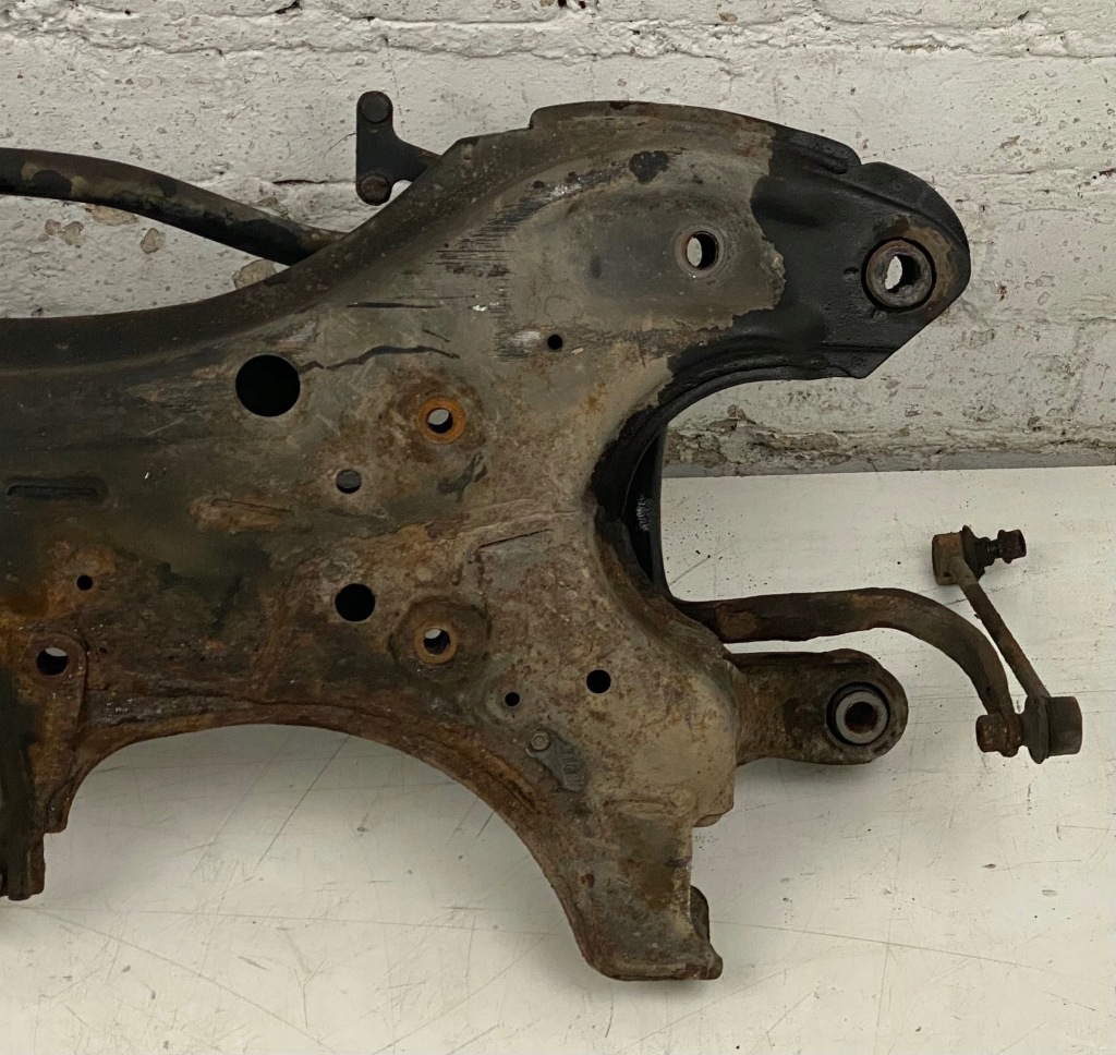 фото №8, 2005 toyota avensis t250 подрамник передние