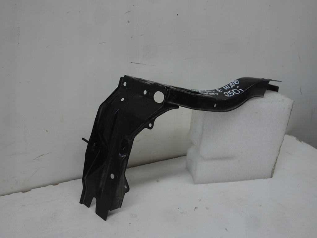 Купити Панель фари перед правий mercedes e w210 a2106201072