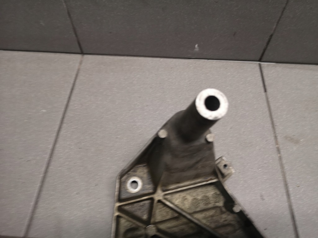 фото №5, Кронштейн опора двигателя a8 d3 4.2 bfm 4e0199308an