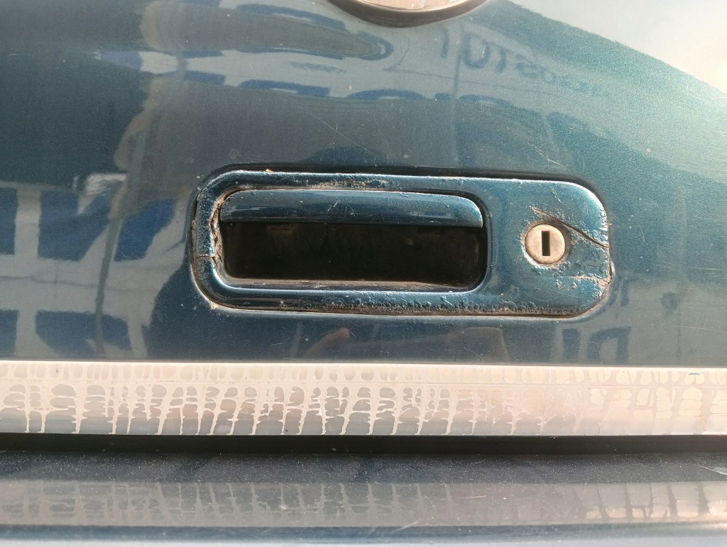 фото №1, Вкладка кришки задня задній vw golf 4 1.9 tdi 2000