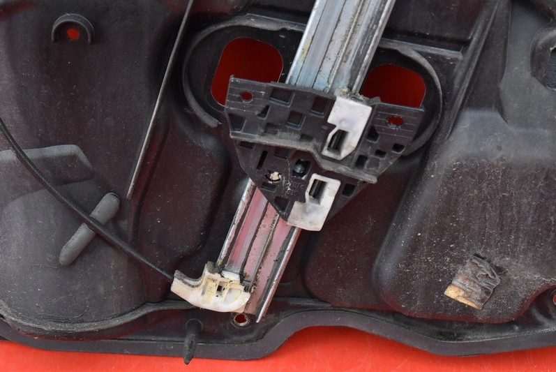 фото №8, Підйомник скло лівий перед eu bp4k5997x mazda 3 1 i bk 03-06