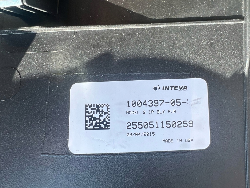 Купити Tesla s 12-16 панель приладів панель  cała 1004397-05-o