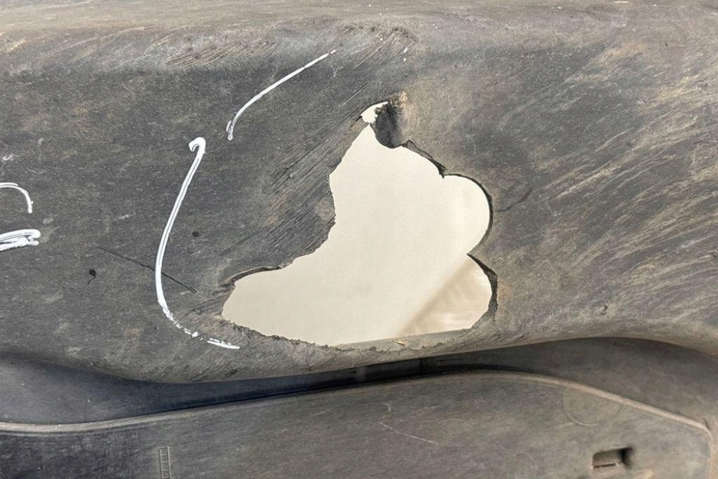 Задняя средняя накладка подвеска audi a3 sportback 8pa 5q0825272 2.0l Доставка