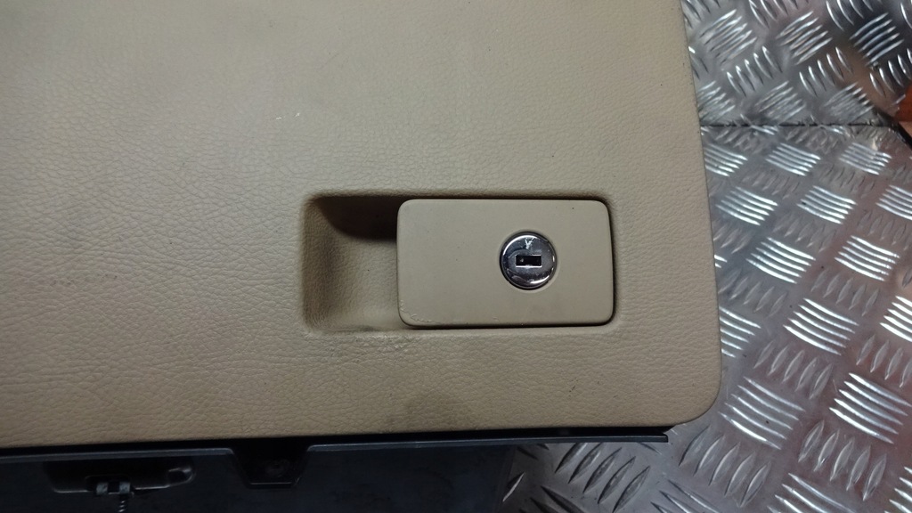 фото №13, Бардачок пассажира vw passat b6 3c1857101