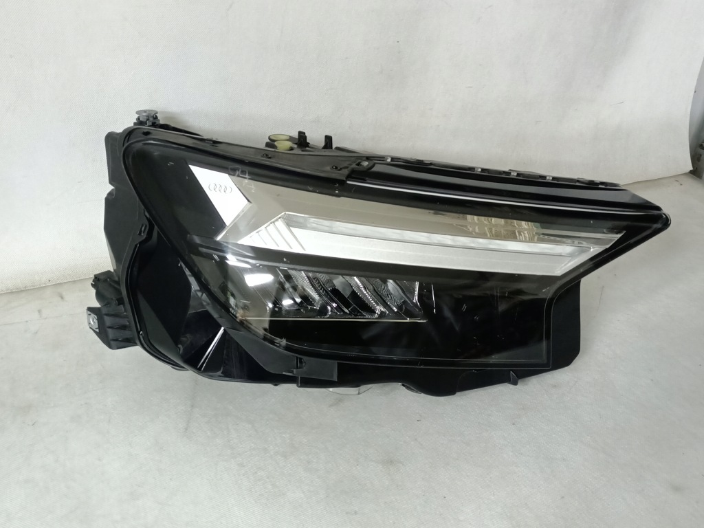 фото №1, Audi q4 e-tron -21r full led права лампа передня valeo