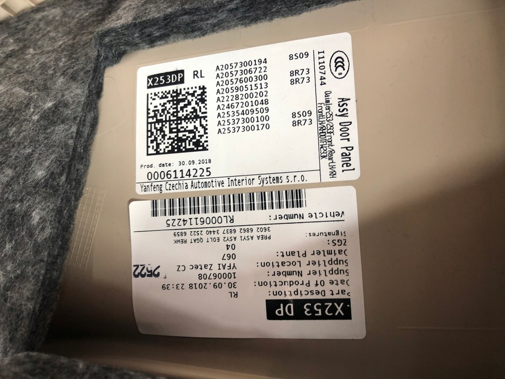 фото №10, Mercedes w253 x253 обивка дверь левый задняя nowa