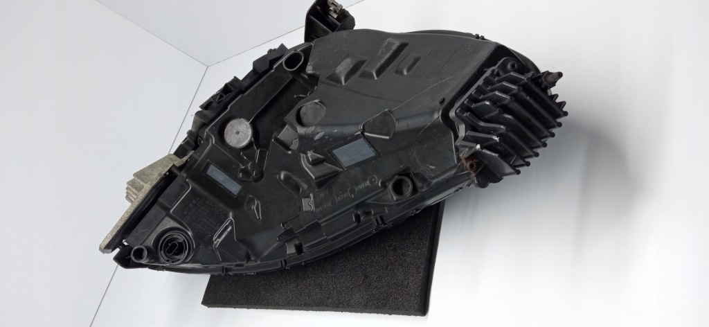 Tesla model 3 3 17- фара ліва перед передня full led 1077375-00-c Ціна