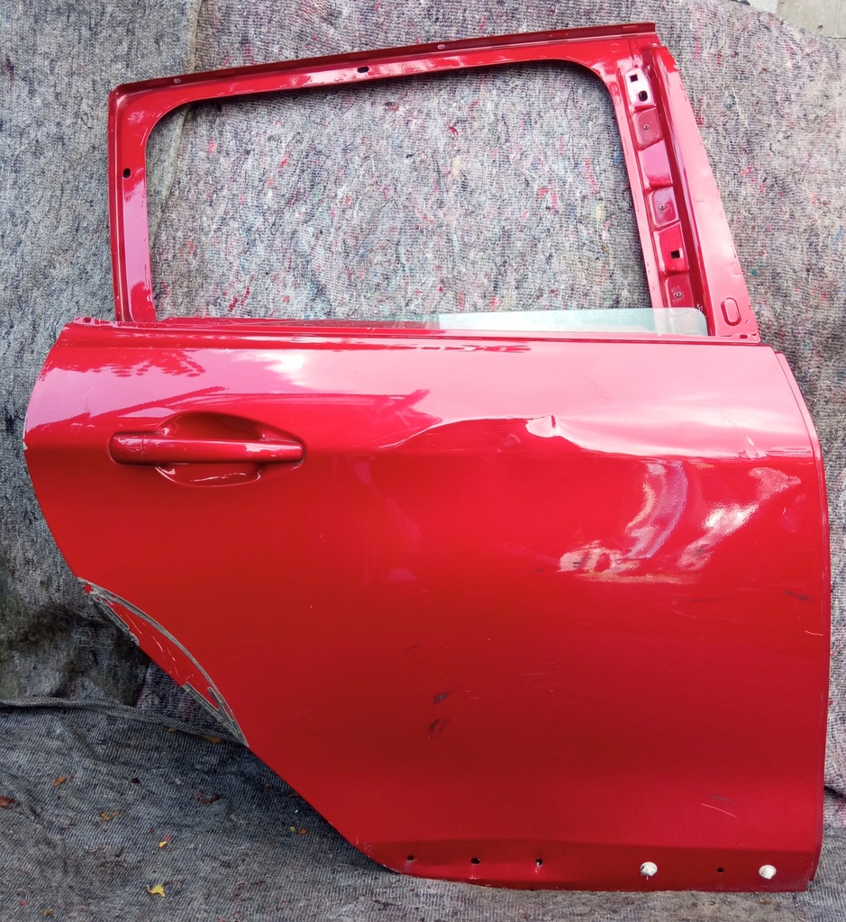 фото №1, Peugeot 2008 дверь правое задняя