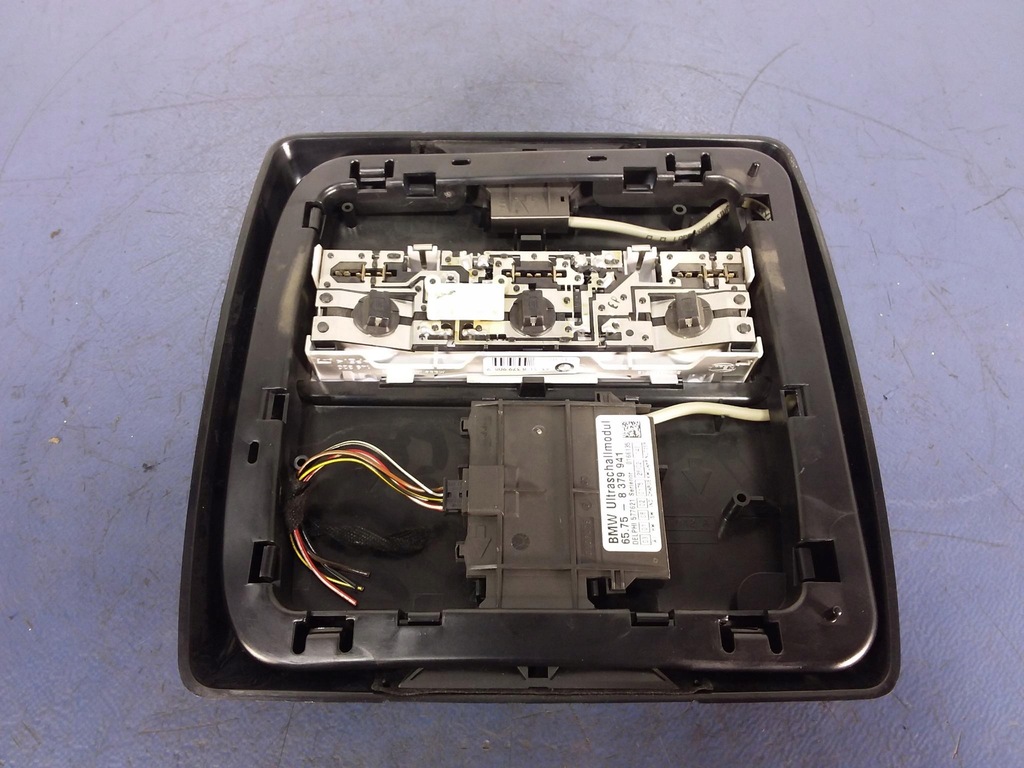 фото №4, Bmw x5 e53 лампа стельовий задня czarna 8258042