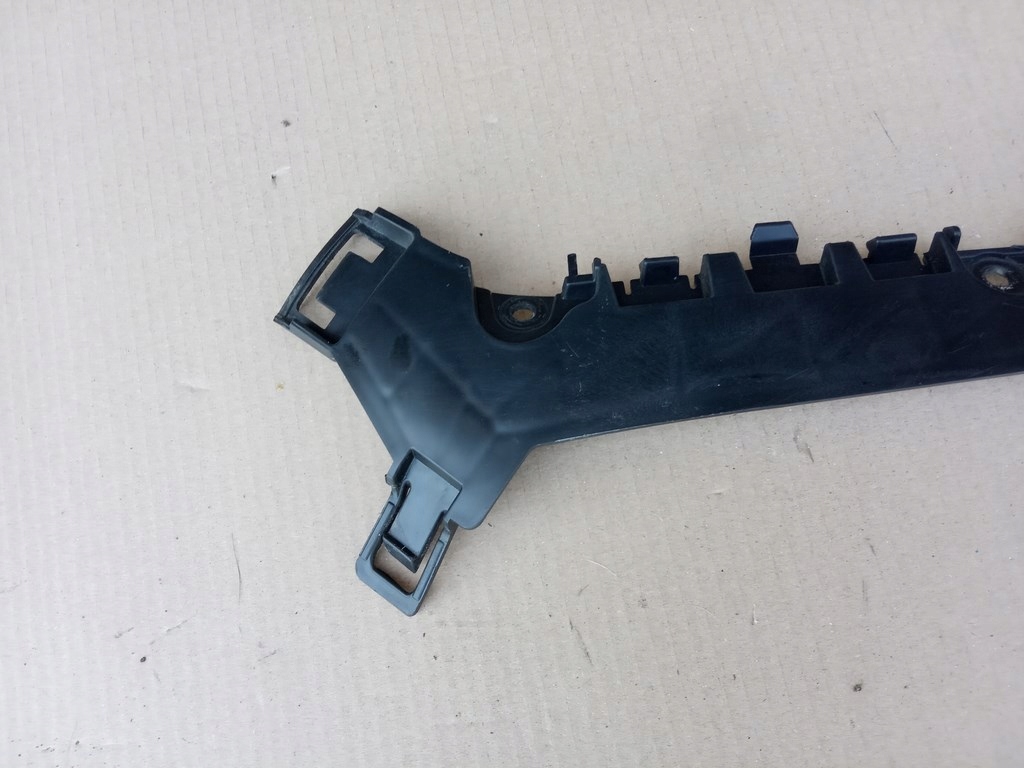 фото №6, Ford b-max 2012-17r.- напрямна бампера правий задня av11-17e850-ad