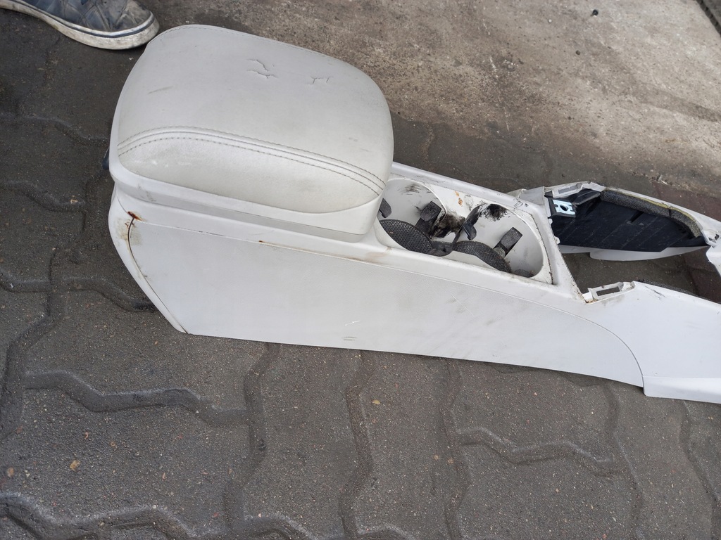 фото №6, Volvo v50 06-13 туннель средний подлокотник