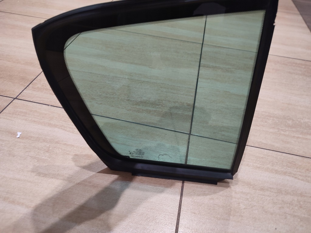 фото №8, Стекло боковая треугольник дверь правая kia sportage iv