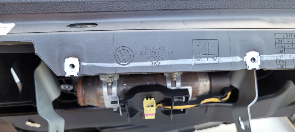 фото №5, Pulpit приборная панель приборная консоль golf v kombi jetta 07/08 europa