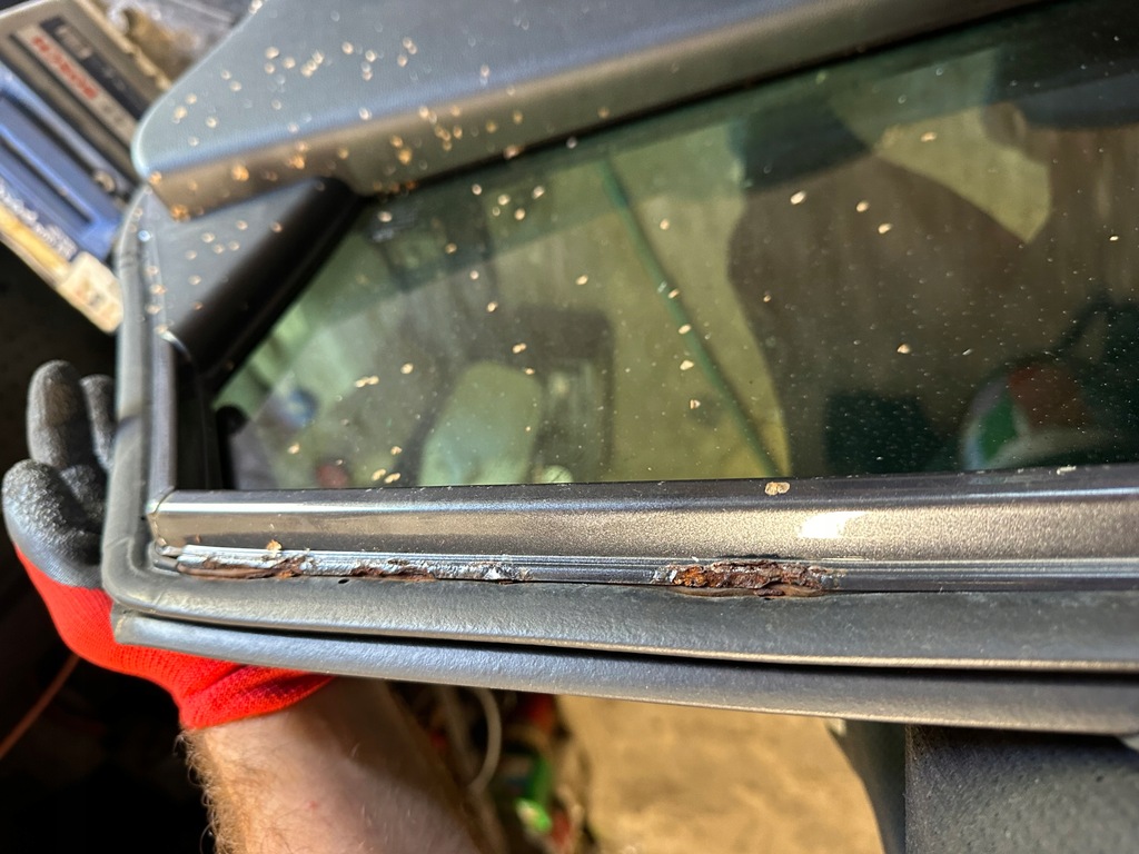 фото №6, Двері праве задні hyundai ix35 09-15r лак 5k