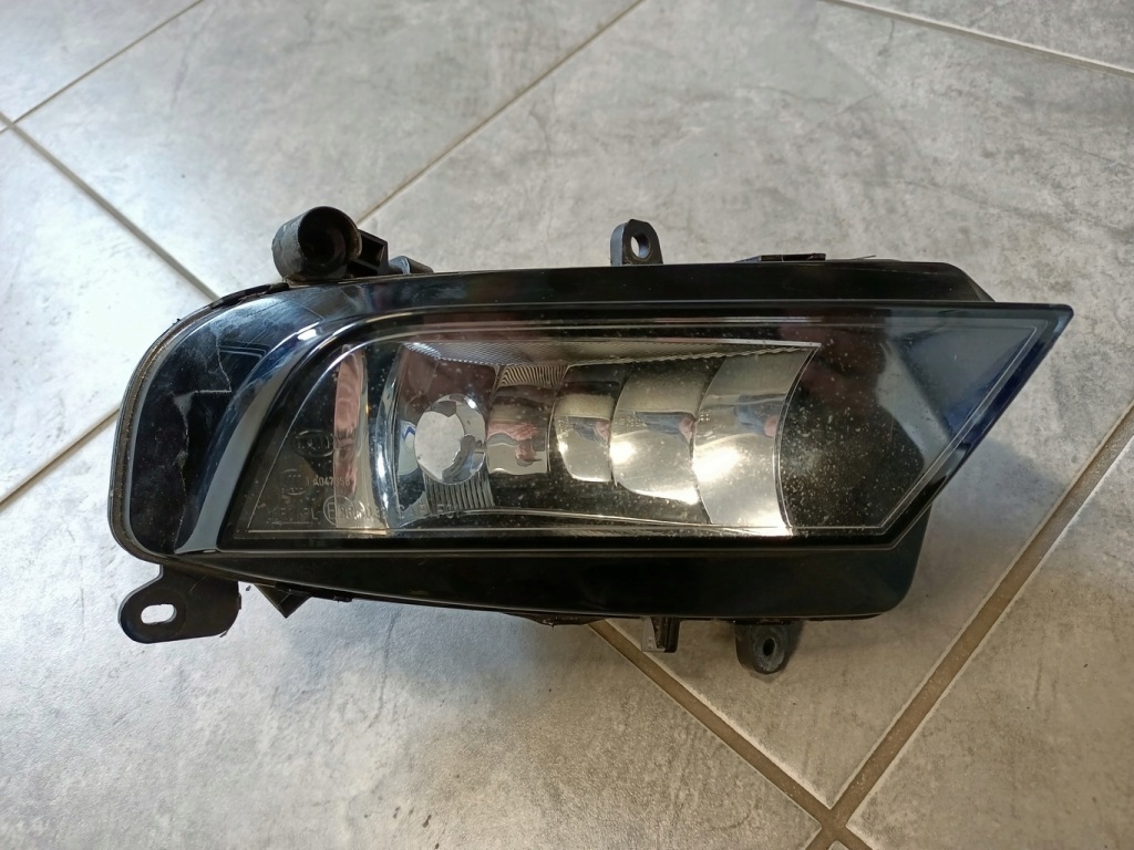 фото №1, Протитуманна фара правий audi a4 b8 lift 8k0941700