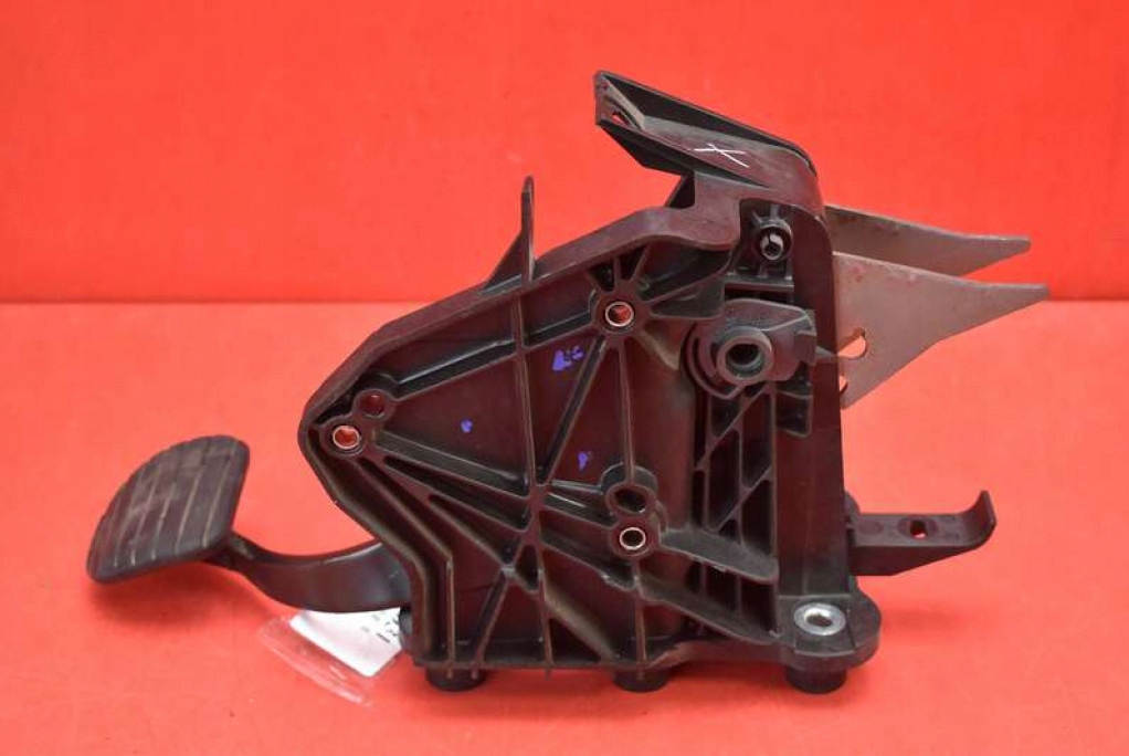 фото №6, Педаль педалі гальмо автоматична коробка передач 465010003r renault laguna 3 iii 07-11