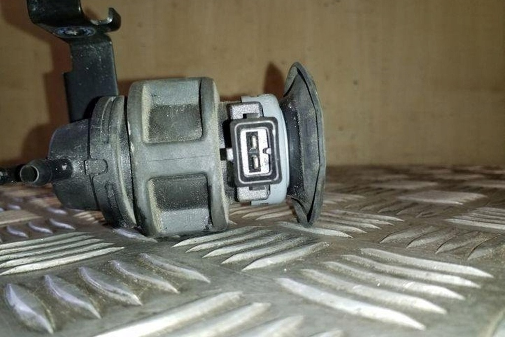 фото №6, Клапан электромагнитный renault grand scénic iii jz0/1_ 8200575400 1.5l