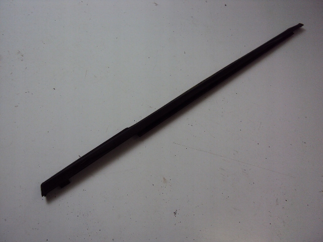 фото №2, Молдинг уплотнитель правый перед infiniti fx45 05 r