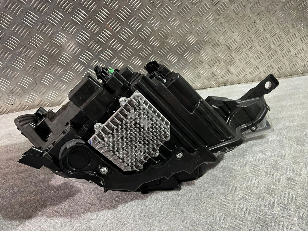 фото №8, Maserati levante 2020 комплект лампы передние / комплект 06701595410