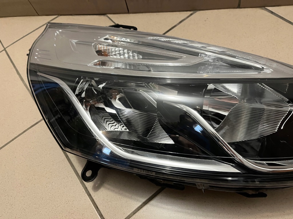 фото №5, Лампа передняя перед правая renault clio iv 4 12- 260103317r
