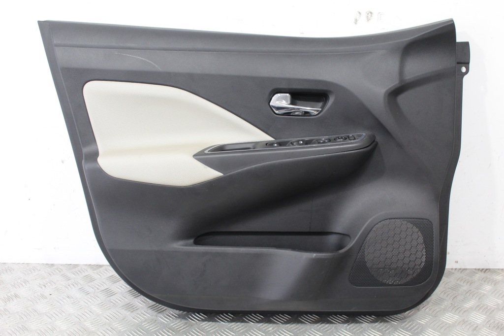 фото №1, Обшивка дверь левый перед micra v 5 k14