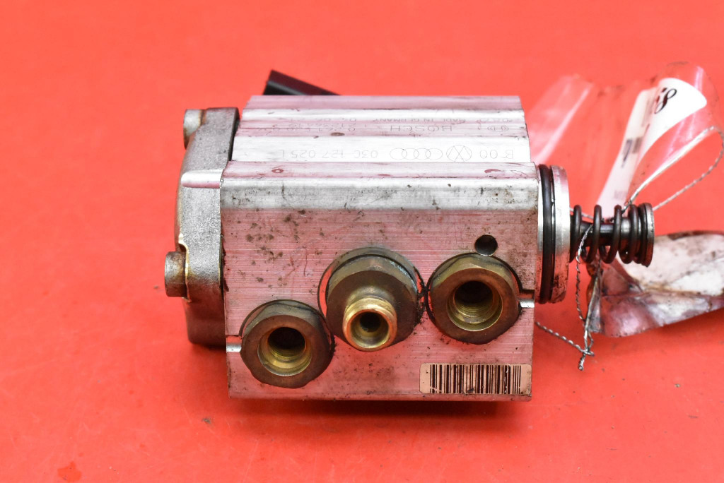 Помпа насос wysokiego тиску пального 03c127025l vw golf 5 v 1.4 fsi 90km Оригінал