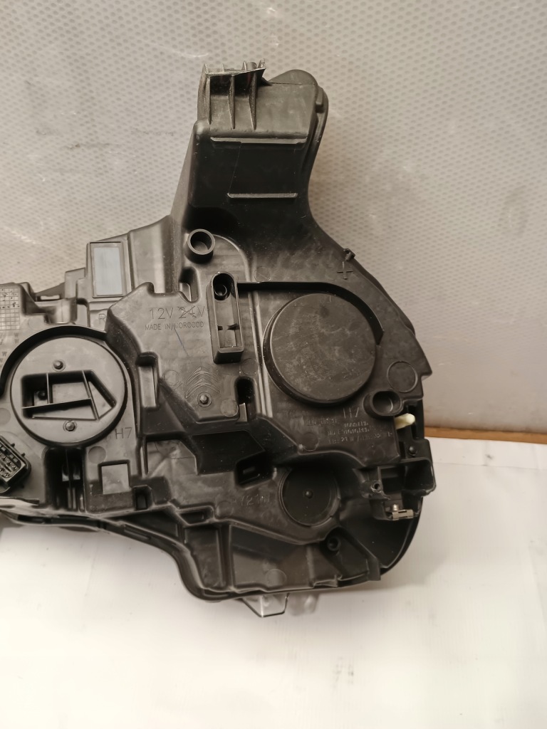 Фара правий перед фара citroen c4 3 20- full led 9830649280 Ціна